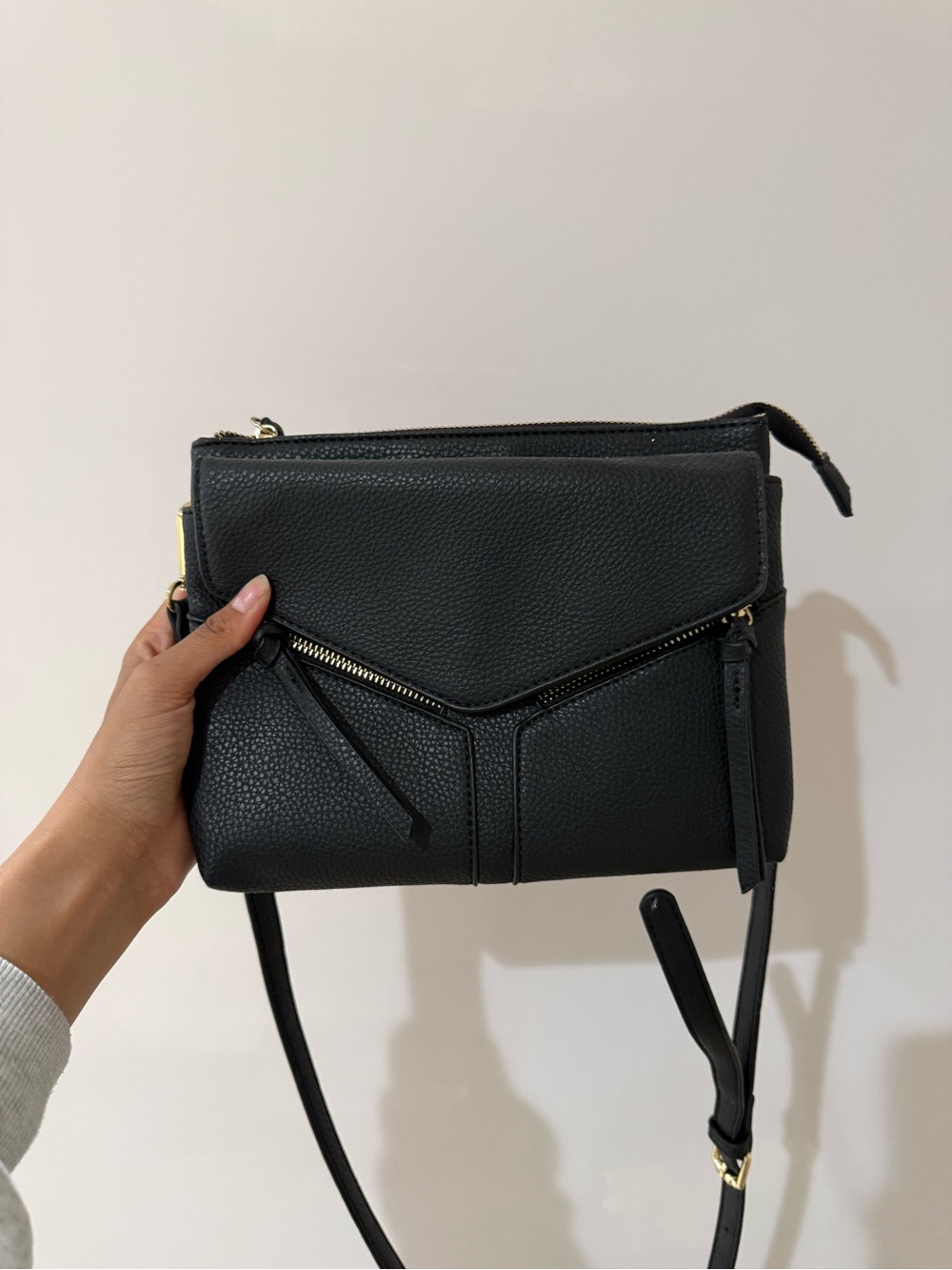 Classic Black Crossbody Bag - Sleek Everyday Style